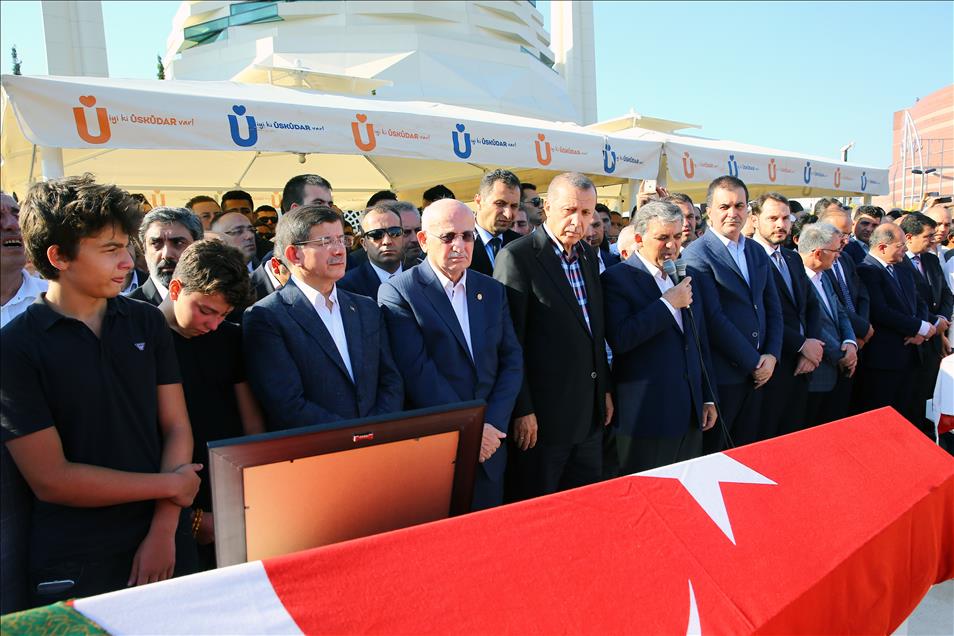 Demokrasi şehitleri son yolculuğuna uğurlanıyor
