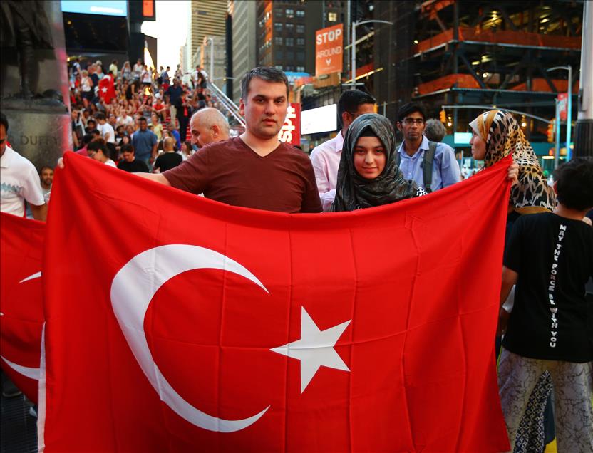New York'da darbe girişimine karşı protesto