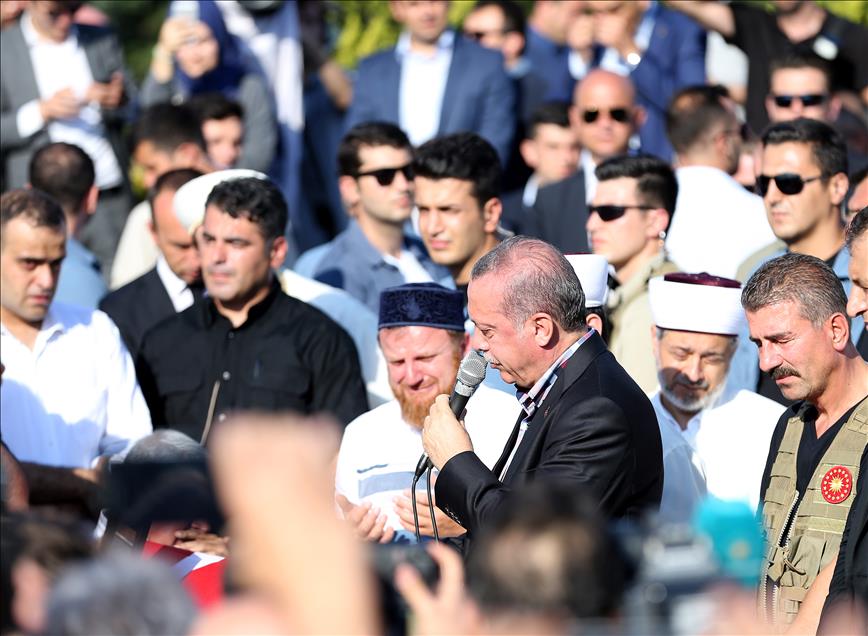 Demokrasi şehitleri son yolculuğuna uğurlanıyor
