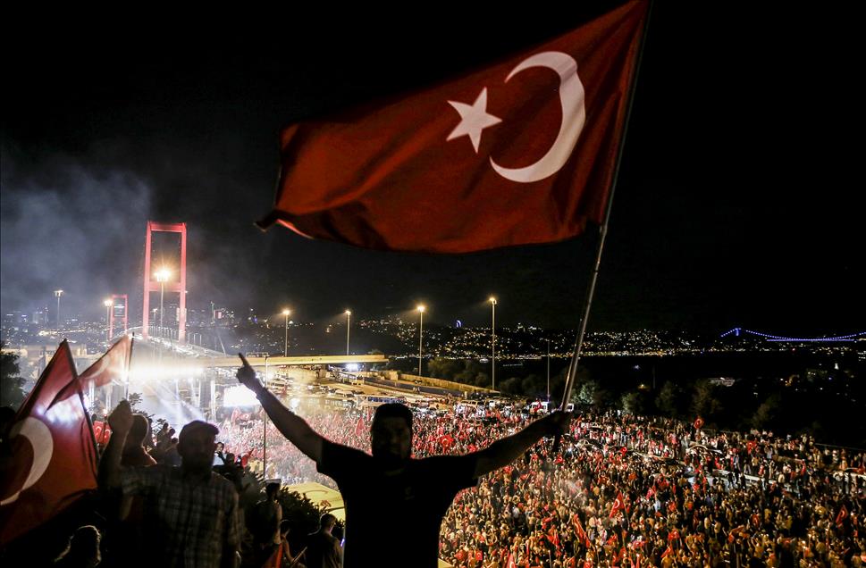 AA objektiflerinden "15 Temmuz"un simge fotoğrafları