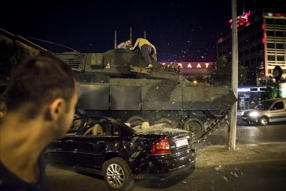 AA objektiflerinden "15 Temmuz"un simge fotoğrafları