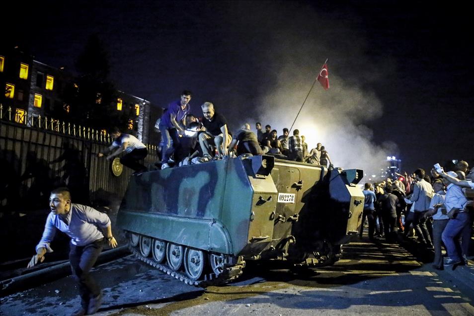 AA objektiflerinden "15 Temmuz"un simge fotoğrafları